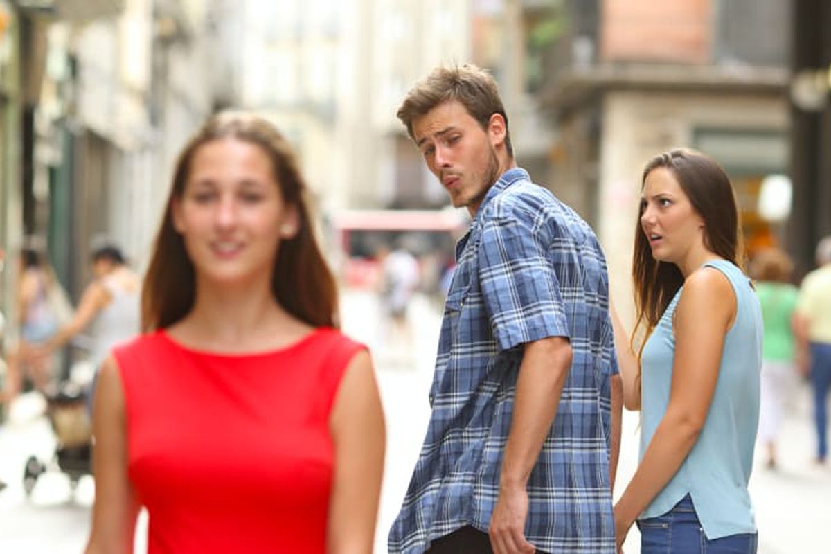 Distracted Boyfriend meme about Dalstrong